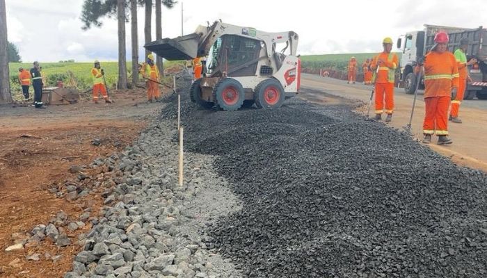 Foto: DER DER/PR faz melhorias no pavimento de trevo rodoviário em Candói